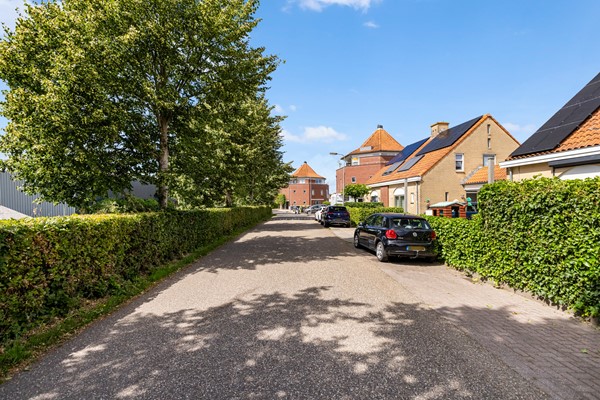 Foto - Verkocht onder voorbehoud: wonen aan het water met luxe, rust en een eigen aanlegsteiger!